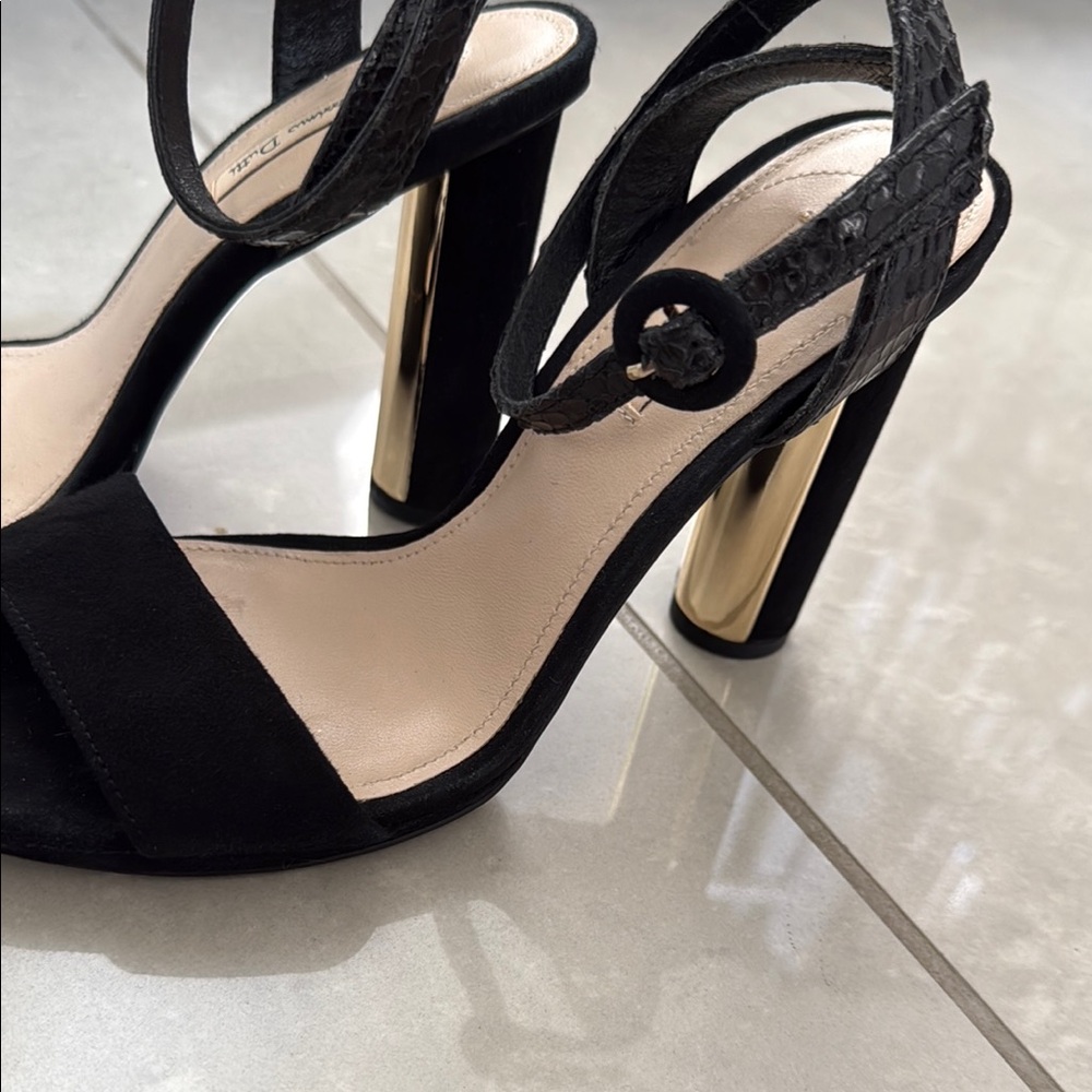 Massimo Dutti Black Heeled Shoes Elegant Design